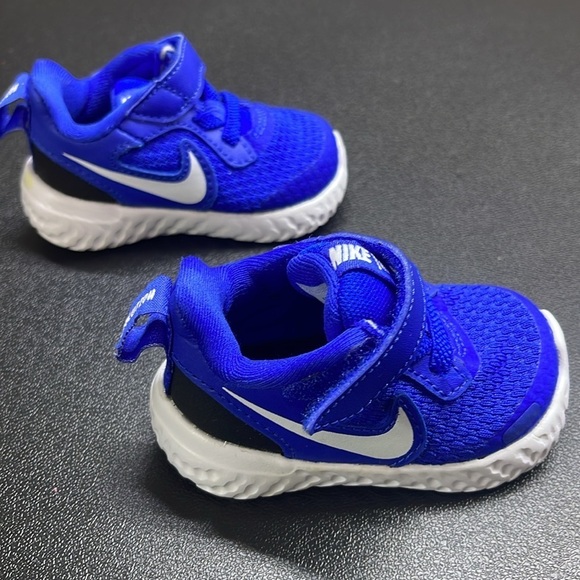Toddler boys Nike Revolution running Sneakers Size 2C - Picture 6 of 9